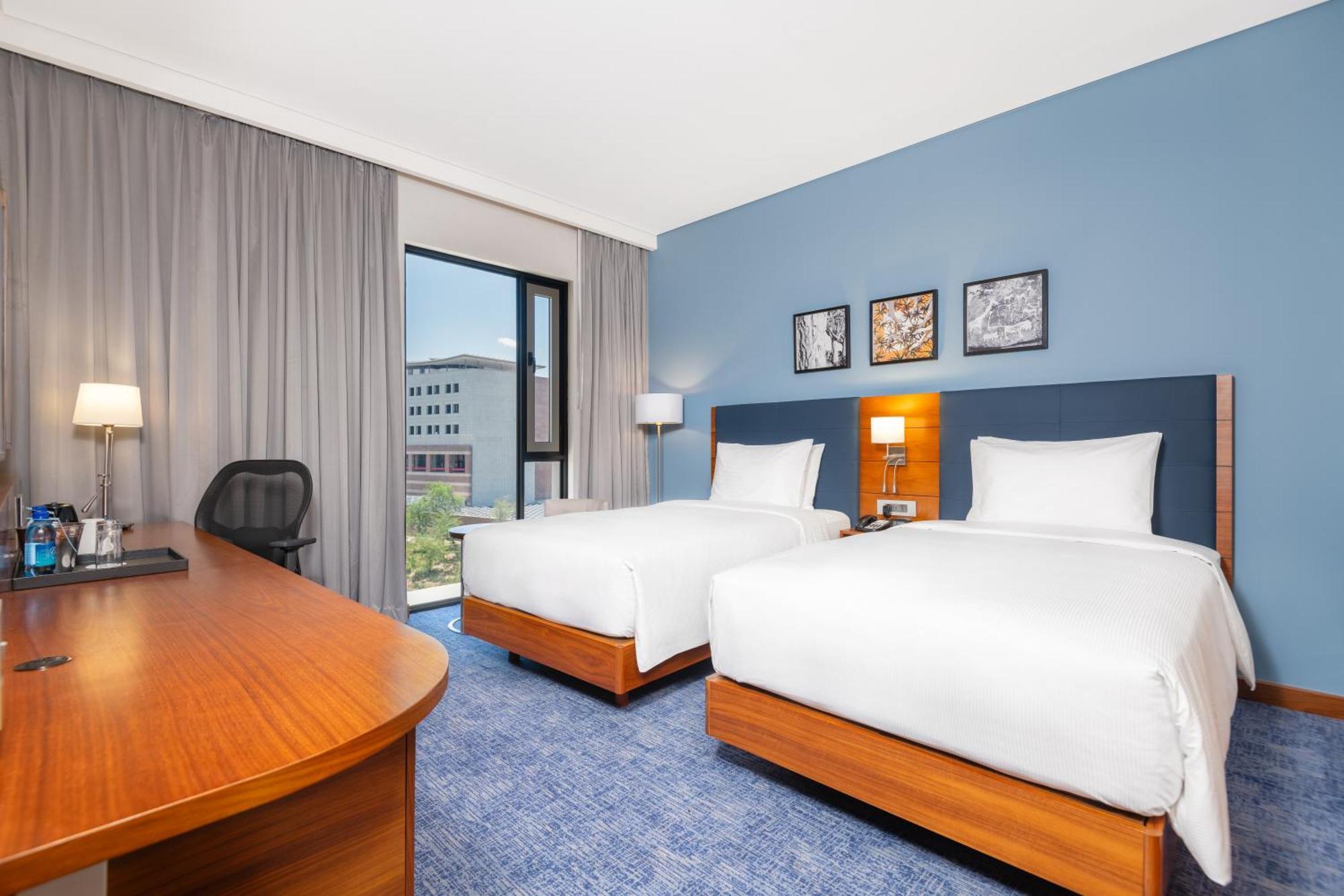 Hilton Garden Inn Виндхук Экстерьер фото