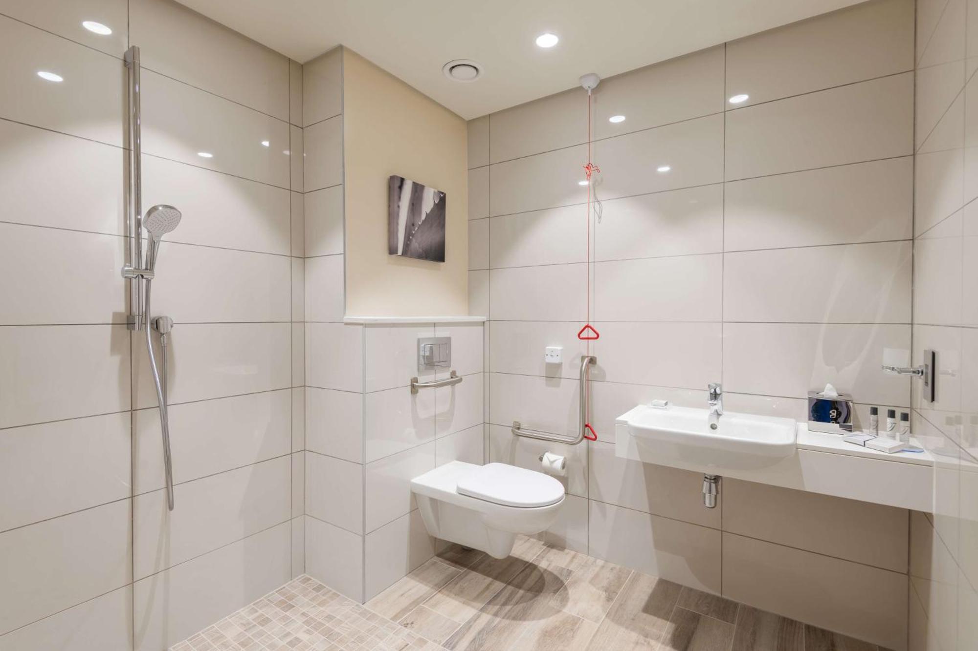 Hilton Garden Inn Виндхук Экстерьер фото