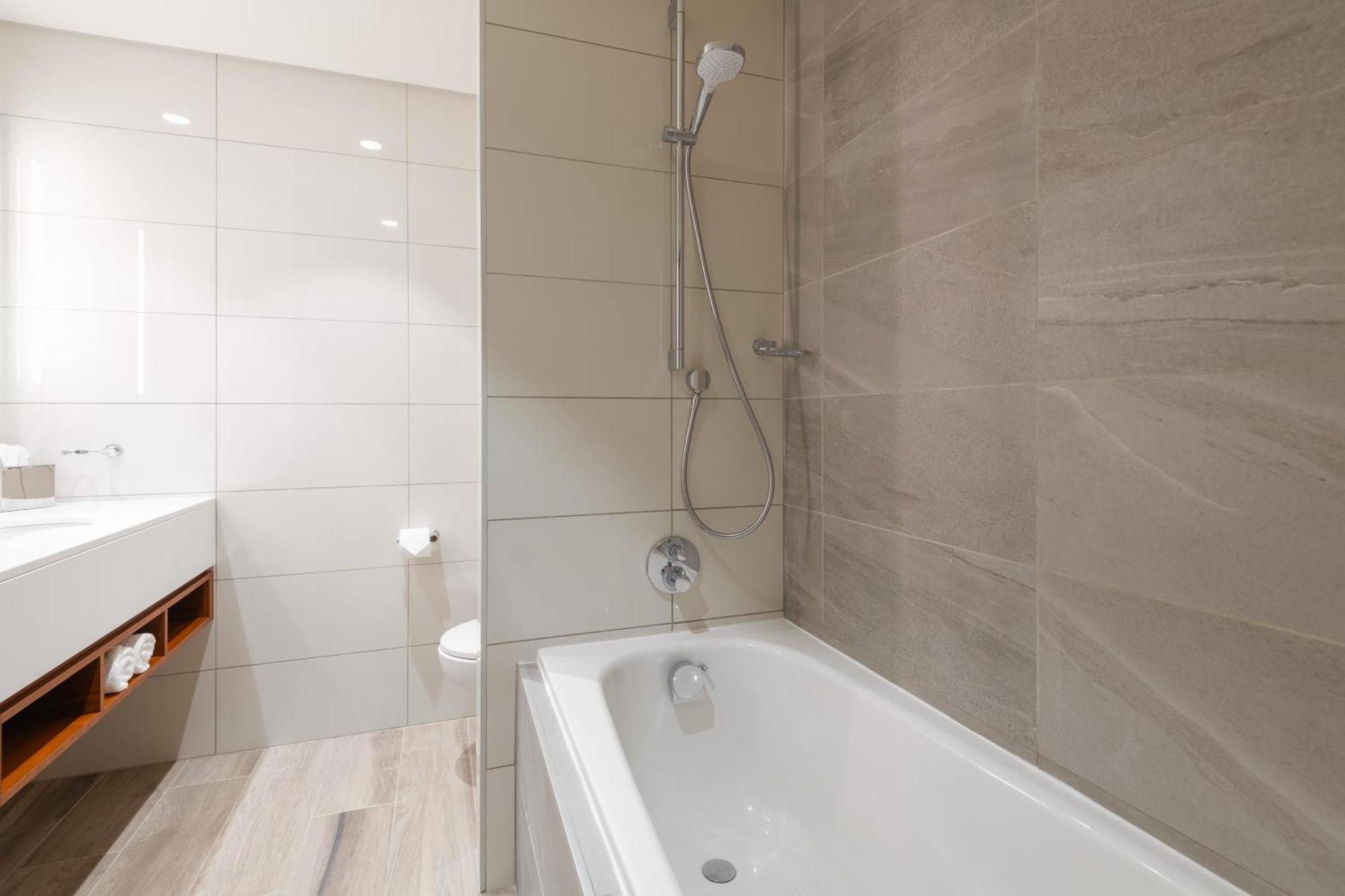 Hilton Garden Inn Виндхук Экстерьер фото